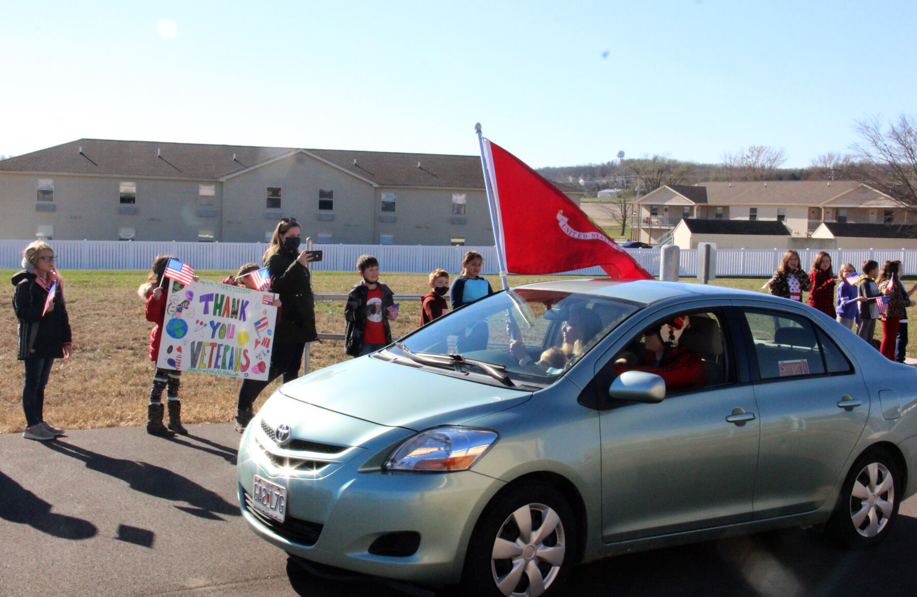 Prairie Dell Elementary students greet a veteran